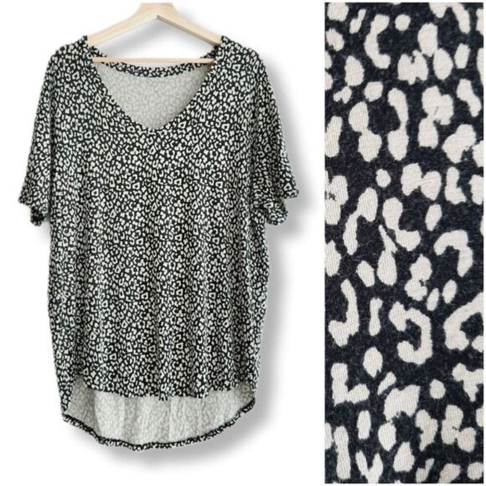 AEO | Soft & Sexy Leopard Print Relaxed Fit Hi-Low Top Sz M Flawed